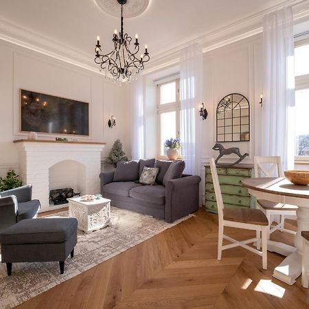 Charme De Provence In Prague Apartment Exterior photo