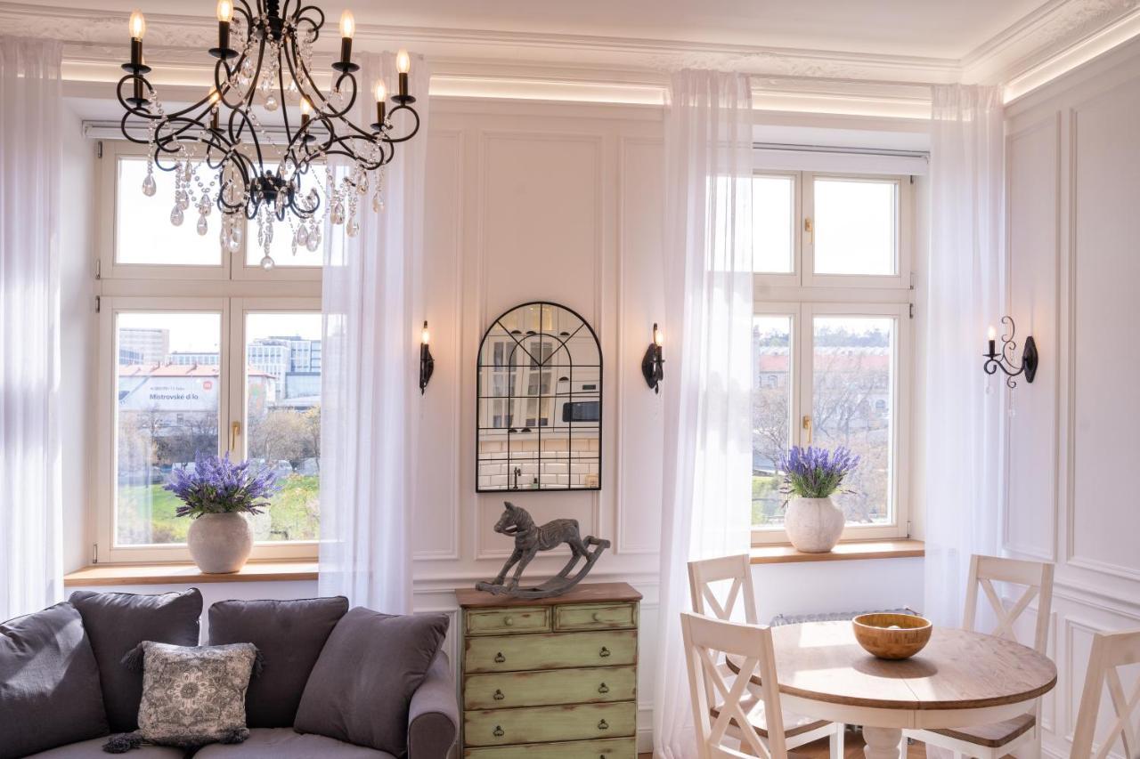 Charme De Provence In Prague Apartment Exterior photo