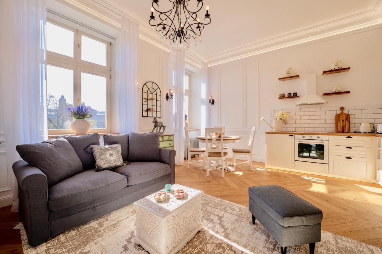 Charme De Provence In Prague Apartment Exterior photo